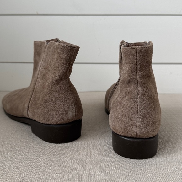 Women’s AEROSOLES Taupe Suede Ankle Booties - Picture 3 of 5